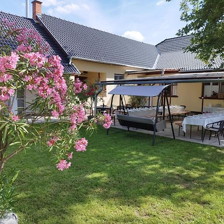 Tartós Szegfű Vendégház, Magánszállás Tazlar Exterior foto